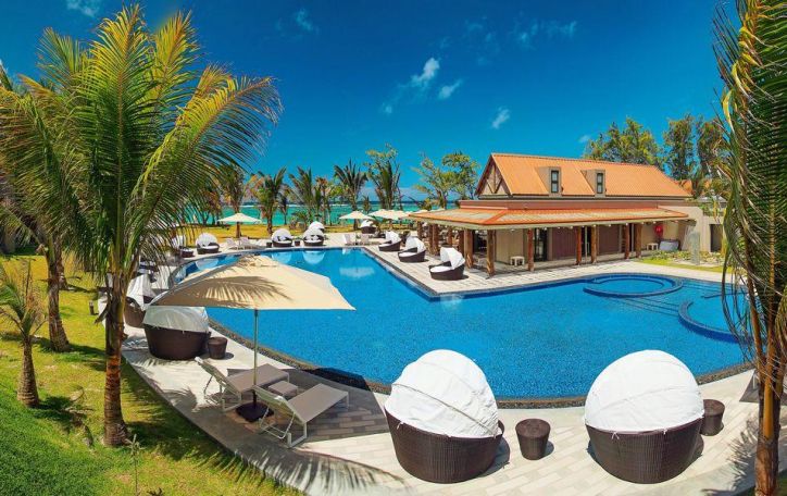 Crystals Beach Resort & Spa 5*