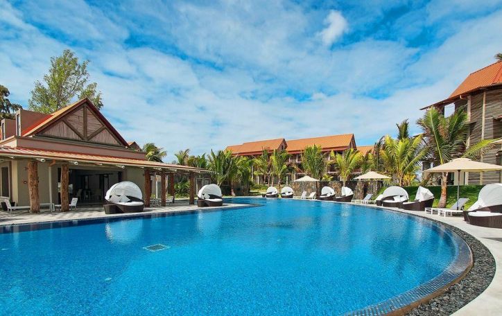 Crystals Beach Resort & Spa 5*