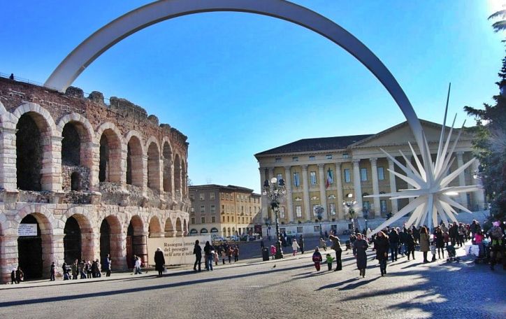 Naujieji metai Veronoje - gražiausios šventės ten, kur meile degė Romeo ir Džiuljeta